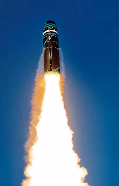 Trong đó, loại M51 mới đưa vào phục vụ năm 2010, tầm bắn đạt 8.000-10.000km, mang 10 đầu đạn hạt nhân MIRV.