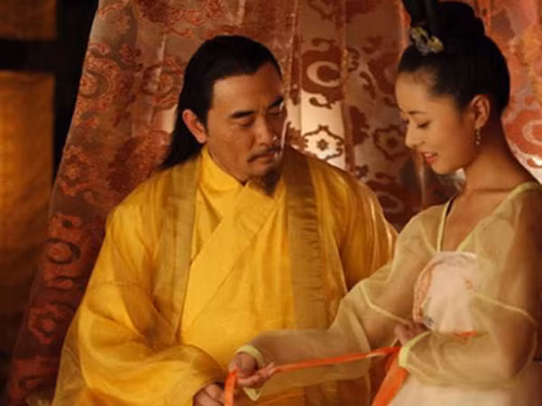 Khi nhà Minh cấm lưu thông vàng bạc trong dân gian, "kim qua tử" dần trở thành biểu tượng của sự hoàng gia và ban thưởng từ Hoàng đế, vì vậy giá trị của chúng tăng lên đáng kể.