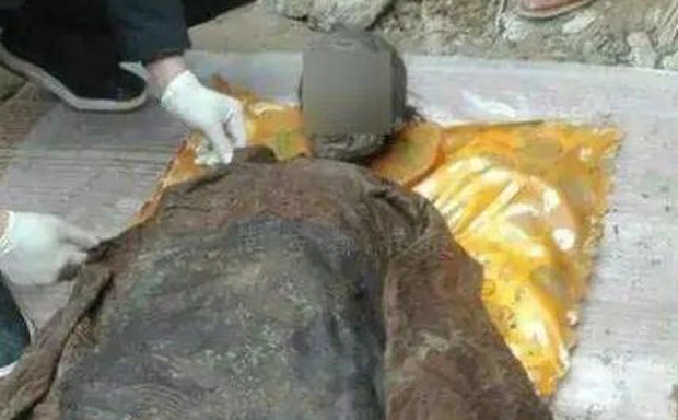 Mở quan tài “Bao Thanh Thiên” nhà Minh, đoàn khảo cổ náo loạn vì... Mo quan tai “Bao Thanh Thien” nha Minh, doan khao co nao loan vi...