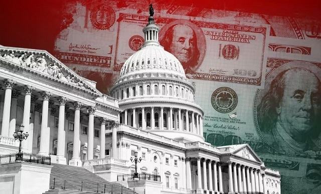 Sau khi biết người bán là con trai của một cụ ông 94 tuổi bị bệnh nặng và đã bán bớt đồ cũ để trả tiền chữa bệnh cho cha, ông quyết định gửi lại chiếc bàn và số tiền cho trung tâm đấu giá để trả lại cho người chủ thực sự. (Ảnh minh họa)