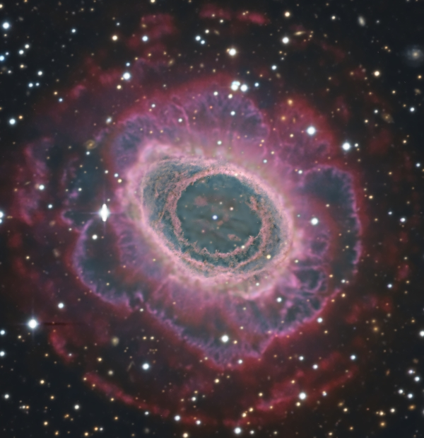 Và hình ảnh này cũng được xem như một bản xem trước cho tương lai xa của Mặt Trời, khi nó sẽ chết theo trình tự tương tự trong khoảng 5 tỉ năm nữa, bắt đầu từ việc bùng nổ thành sao khổng lồ đỏ và sau đó sụp đổ thành sao lùn trắng.