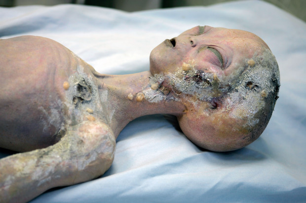 Ban đầu, quân đội Mỹ thông báo rằng đó là một vụ va chạm với khinh khí cầu, nhưng sau đó thay đổi câu chuyện.