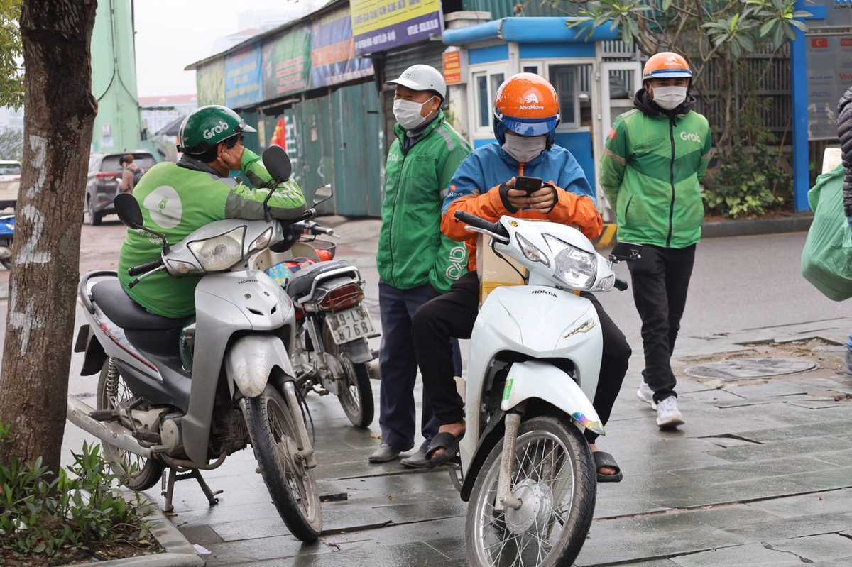 Dau tu 70 trieu dong lam video, anh xe om kiem thu nhap gap nhieu lan-Hinh-3