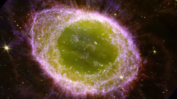 Kết quả là PM 1-322 thực chất là một tinh vân hành tinh, điều này gây ra sự biến đổi kỳ lạ trong ánh sáng của nó suốt 18 năm qua.