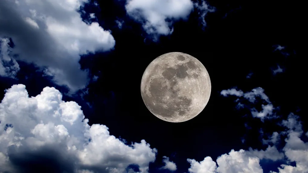 Sự kiện này xảy ra vào ngày 30/8, khi Mặt Trăng đối diện với Trái Đất và được chiếu sáng, tạo thành hiện tượng siêu Trăng.