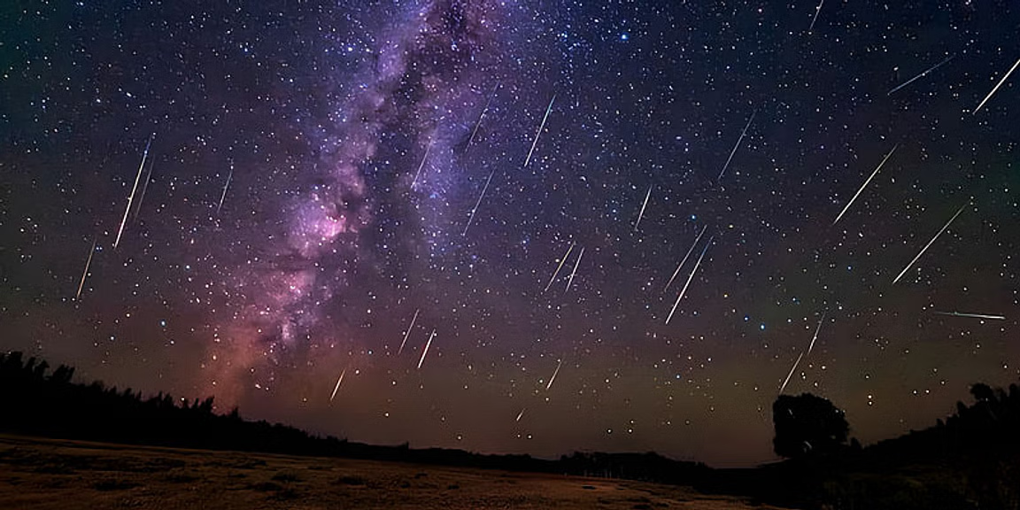 Tại Việt Nam, quan sát mưa sao băng Perseids cũng đòi hỏi sự chuẩn bị và chọn địa điểm phù hợp. Tránh các khu vực có ánh sáng kỵ và ô nhiễm ánh sáng để tăng cơ hội quan sát sao băng. Nếu có thể, người yêu thiên văn nên di chuyển tới các vùng quê hoặc nơi có ít ánh sáng nhằm tận hưởng trọn vẹn màn trình diễn thiên nhiên này.