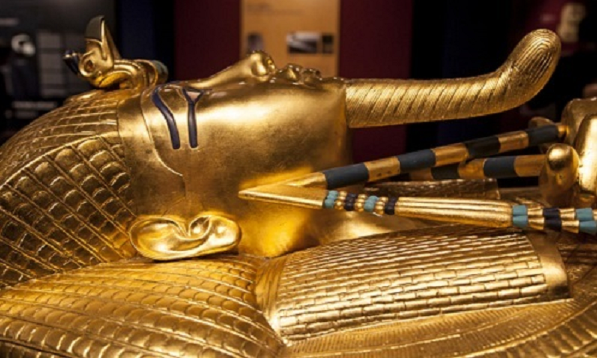 4. Kho báu của Pharaoh: Người Anh đang nỗ lực tìm ra các ngôi mộ Ai Cập cổ đại chứa kho báu lớn của các Pharaoh, bao gồm các đồ trang sức và vật phẩm cần thiết cho cuộc sống sau cùng.