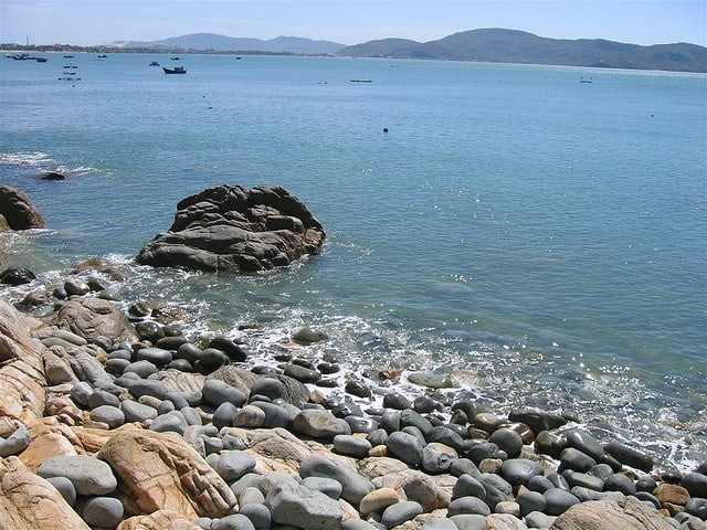 Kham pha “thien duong bien dao” Binh Dinh