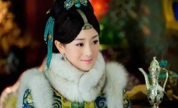 Với sự hy sinh này, Hoàng Thái Cực trở thành biểu tượng của tình yêu đích thực, vượt qua mọi khó khăn và hi sinh để bảo vệ và giữ gìn tình cảm. Không chỉ được biết đến với các chiến công lừng lẫy, ông còn là một người đàn ông có tấm lòng nhân ái và tình yêu sâu sắc.