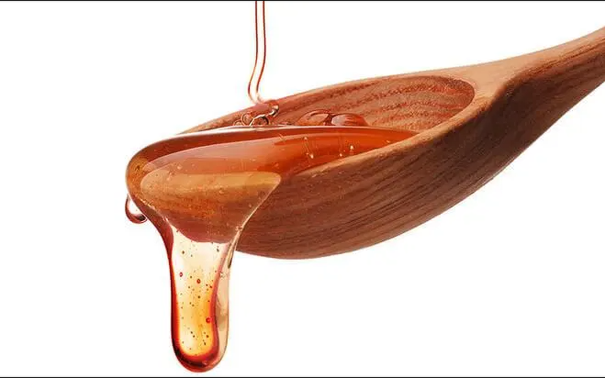 3. Có một sự thật thú vị, một thìa mật ong là thành quả làm việc chăm chỉ cả đời của 12 con ong.