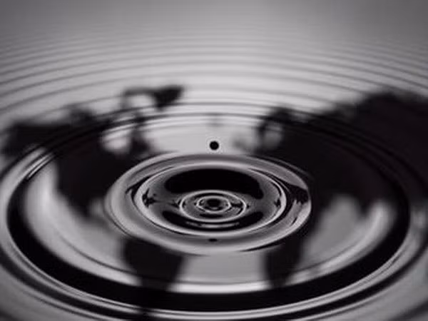 Theo các nhà khoa học của Trung tâm Nghiên cứu Biến đổi Khí hậu Tyndall, dầu mỏ không phải là nguồn tài nguyên vô hạn và nếu tiêu thụ tiếp tục gia tăng, nguy cơ cạn kiệt hoàn toàn là có thật.