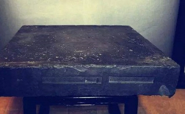 "Gạch vàng" này không thực sự là gạch được làm từ vàng mà là một loại gạch đặc biệt được làm từ đất Tô Châu có chất lượng tốt và cứng chắc.