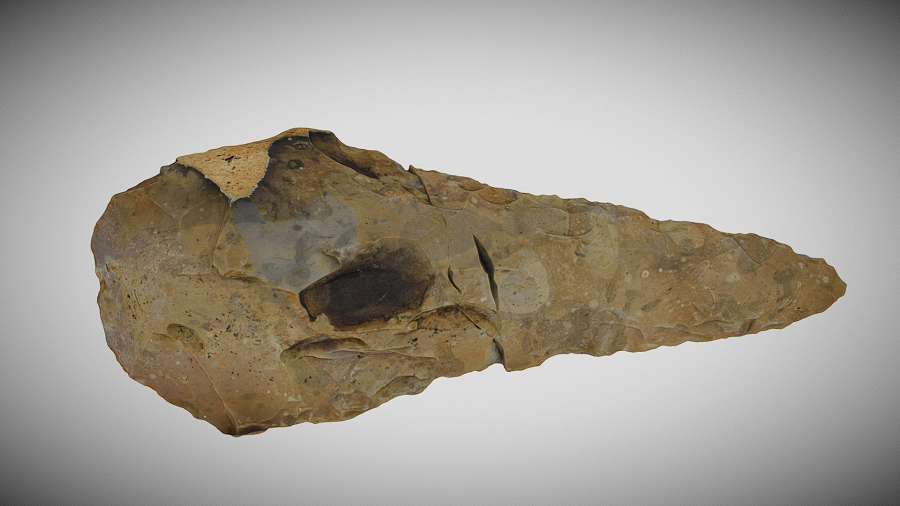 Thung lũng Medway, nơi phát hiện, được cho là nơi sinh sống của các loài động vật như hươu, ngựa, voi và sư tử ngà thẳng hơn 300.000 năm trước. Tuy nhiên, vẫn chưa rõ tại sao những công cụ lớn này đã được tạo ra và bởi loài người sơ khai nào.