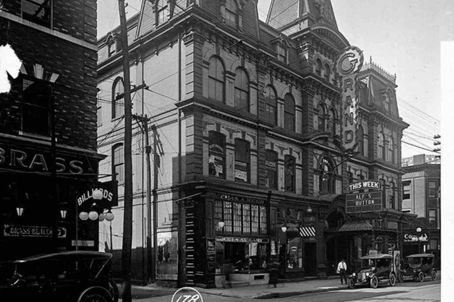 Sau khi biến mất, không có dấu vết nào của Ambrose Small được tìm thấy dù đã có nỗ lực tìm kiếm quốc tế.