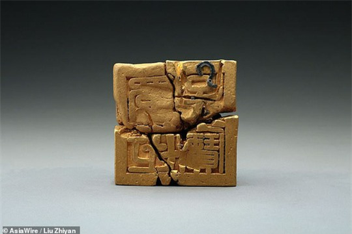 Trải qua nhiều năm, các nhà khảo cổ đã tiến hành nhiều cuộc khai quật và tìm thấy hàng chục nghìn cổ vật, trong đó có sách bằng vàng, đĩnh vàng và bạc.