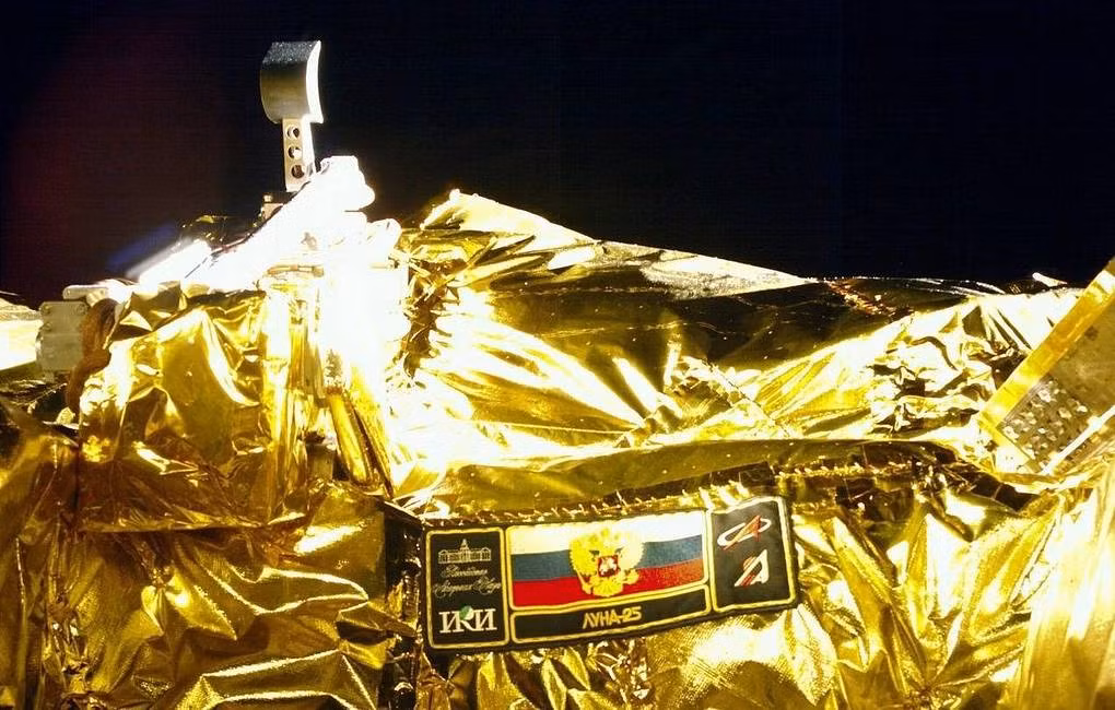 Đây là tàu thăm dò Mặt trăng đầu tiên của Nga được phát triển hoàn toàn từ linh kiện nội địa. Nó có mục tiêu kiểm tra đất Mặt trăng để tìm sự hiện diện của băng và thử nghiệm công nghệ hạ cánh mềm.