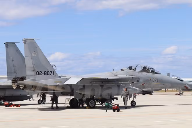 Phi đoàn số 9 được trang bị những chiếc máy bay chiến đấu F-15J hiện đại do Mitsubishi sản xuất.