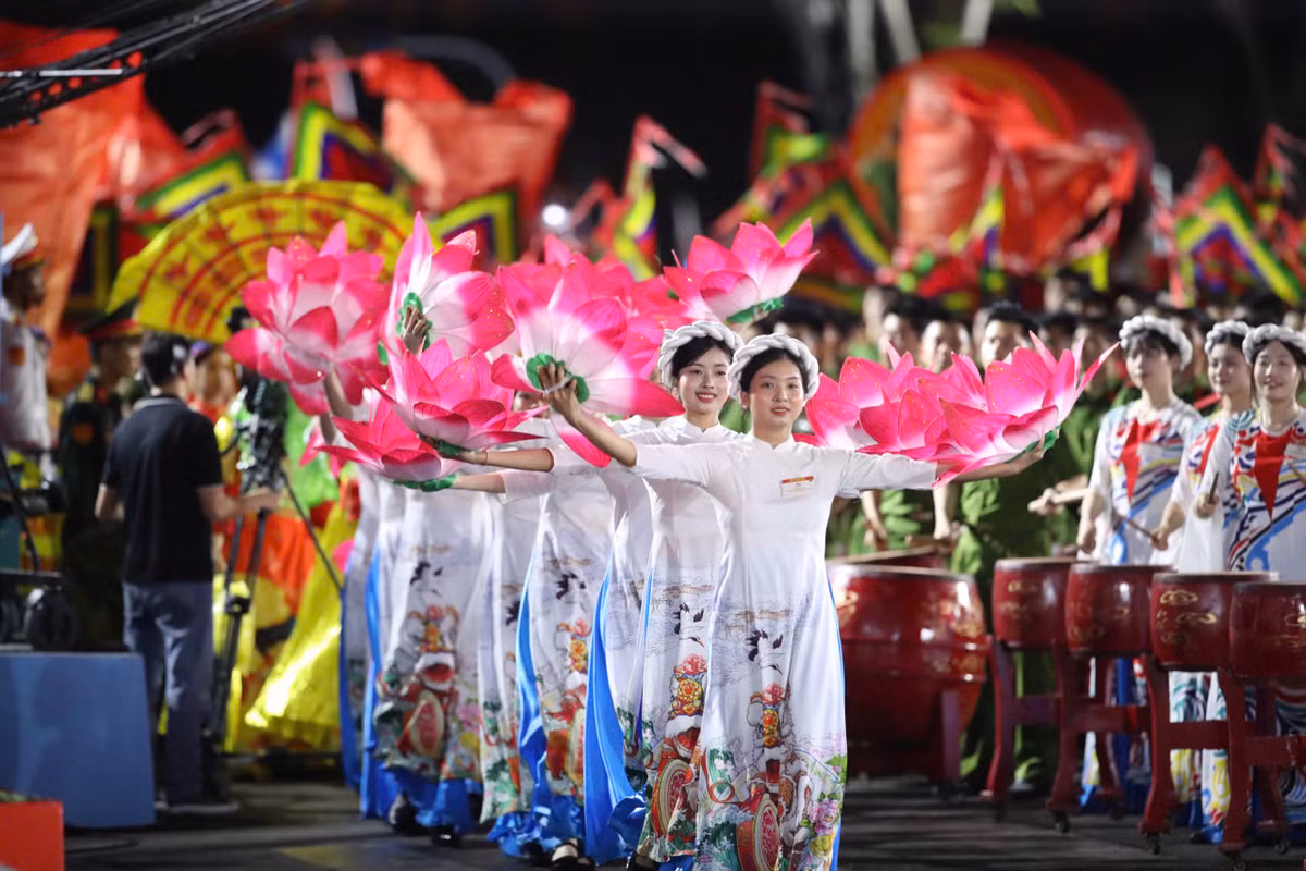 Buổi sơ duyệt không chỉ là màn tổng dượt kỹ thuật mà còn là dịp để truyền cảm hứng lịch sử, hun đúc lòng yêu nước cho thế hệ trẻ, chuẩn bị cho ngày đại lễ của dân tộc sắp tới.