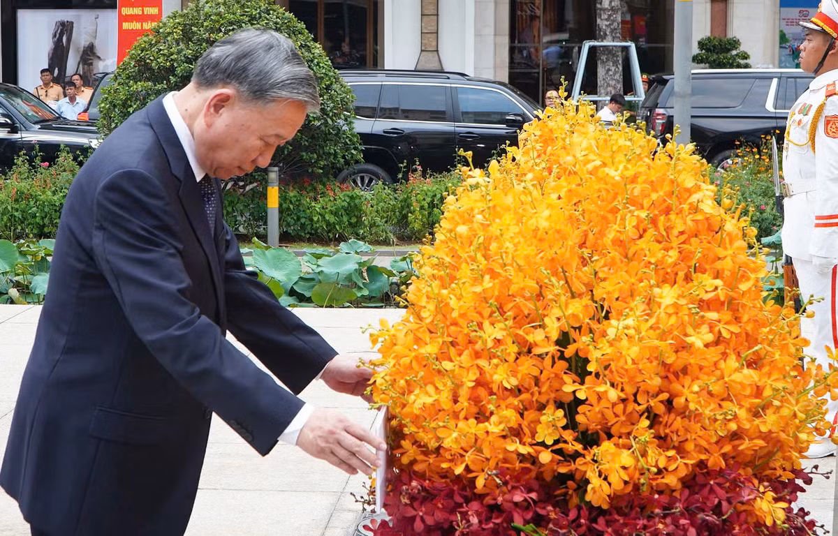 Lanh dao Dang, Nha nuoc dang huong Chu tich Ho Chi Minh, Chu tich Ton Duc Thang-Hinh-2