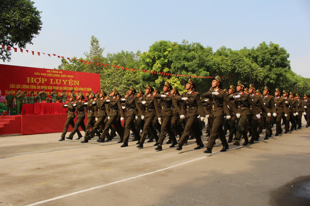 Nhieu tuyen duong trung tam TP HCM se co man hinh LED phuc vu dai le 30/4