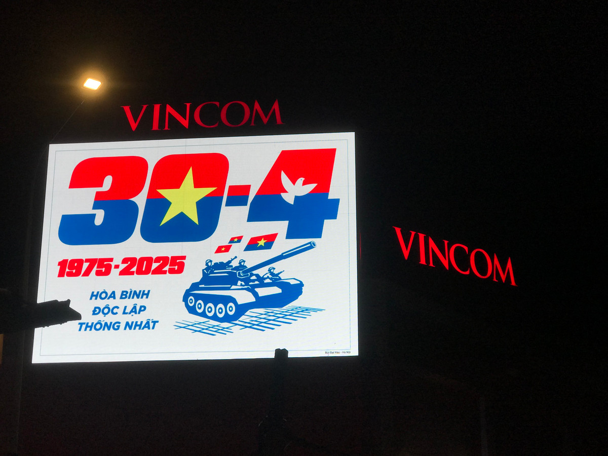 TP HCM: Hang nghin nguoi dan hao huc chao don doan quan dieu binh hop luyen-Hinh-13