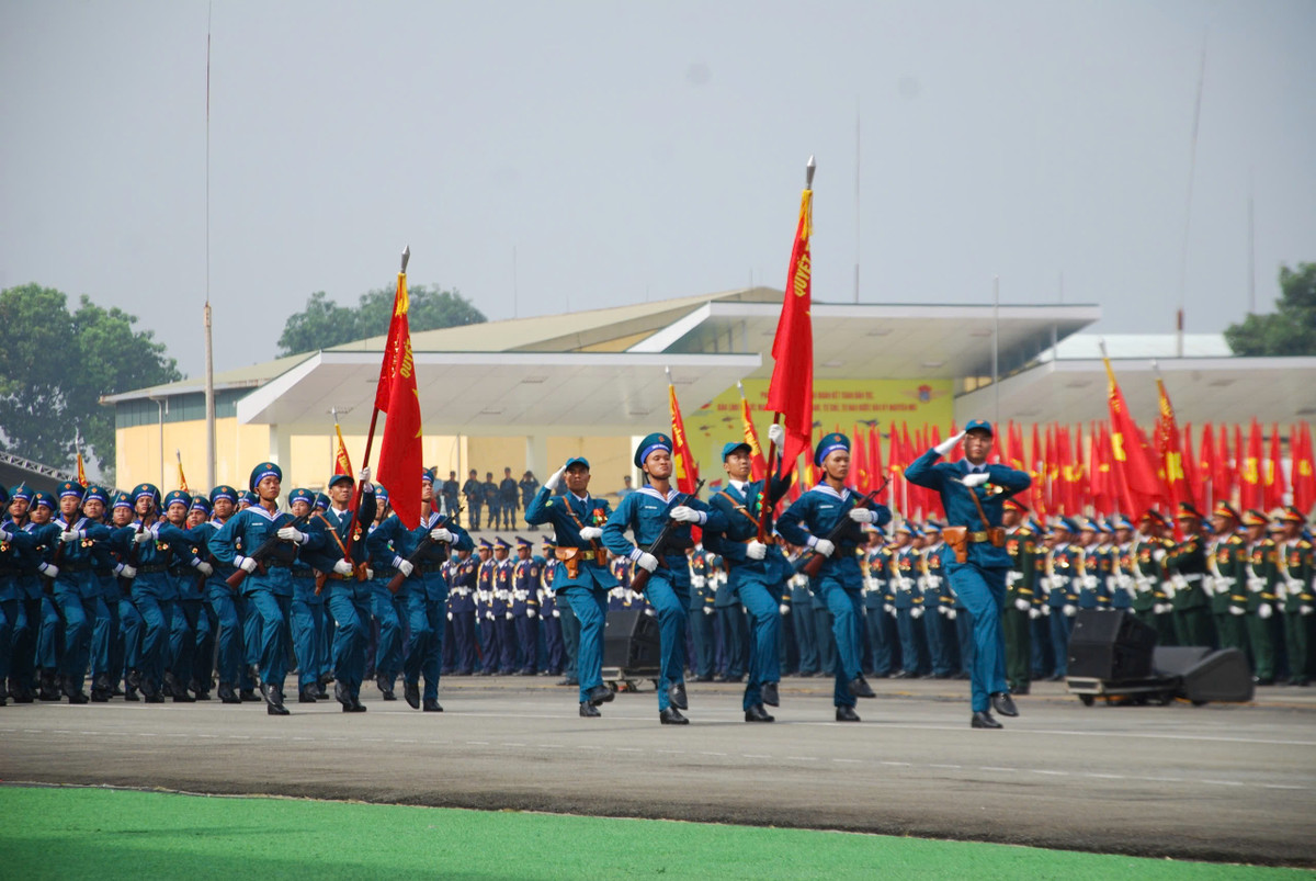 Khối nam Dân quân biển.