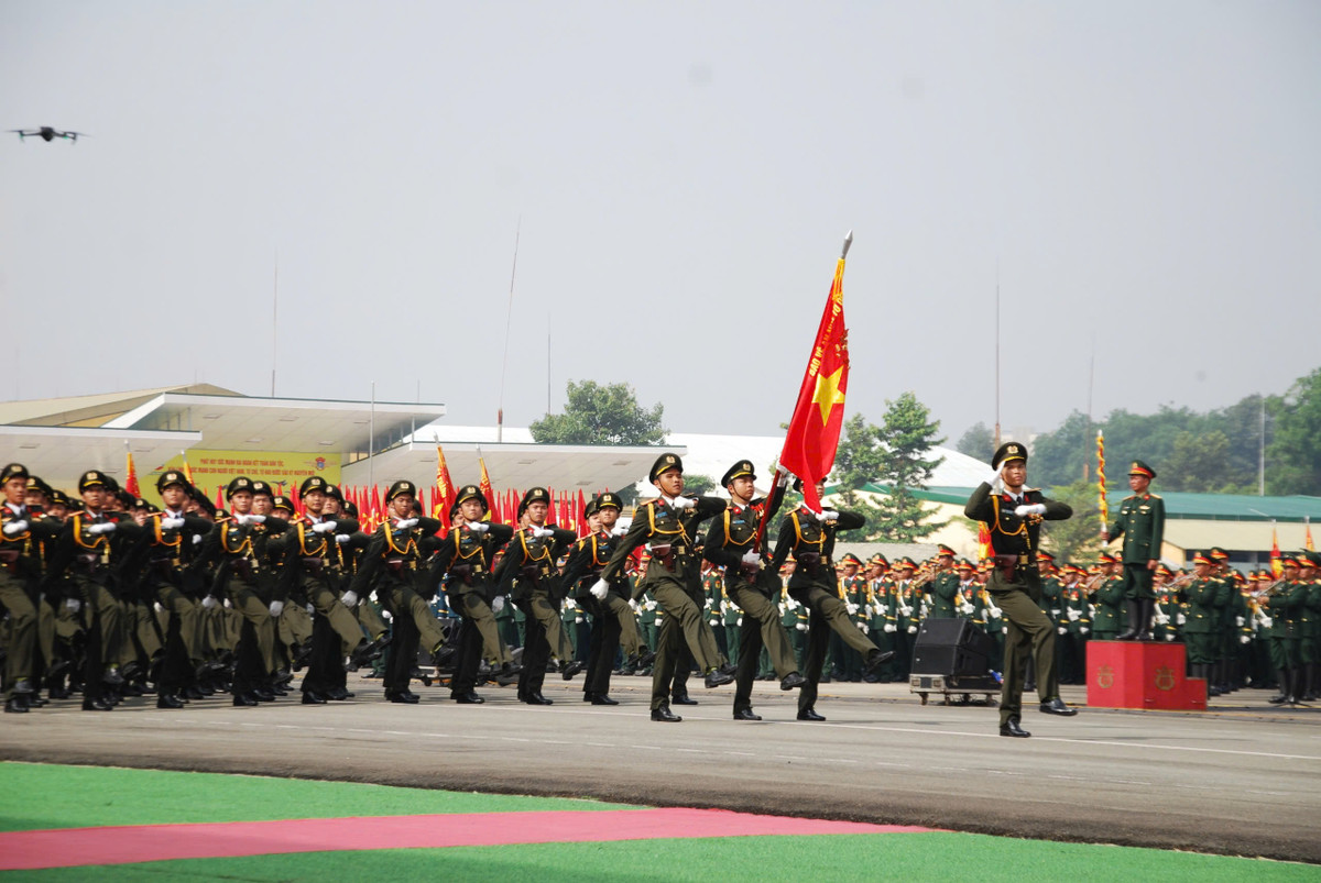 Khối nam sĩ quan An ninh Nhân dân.