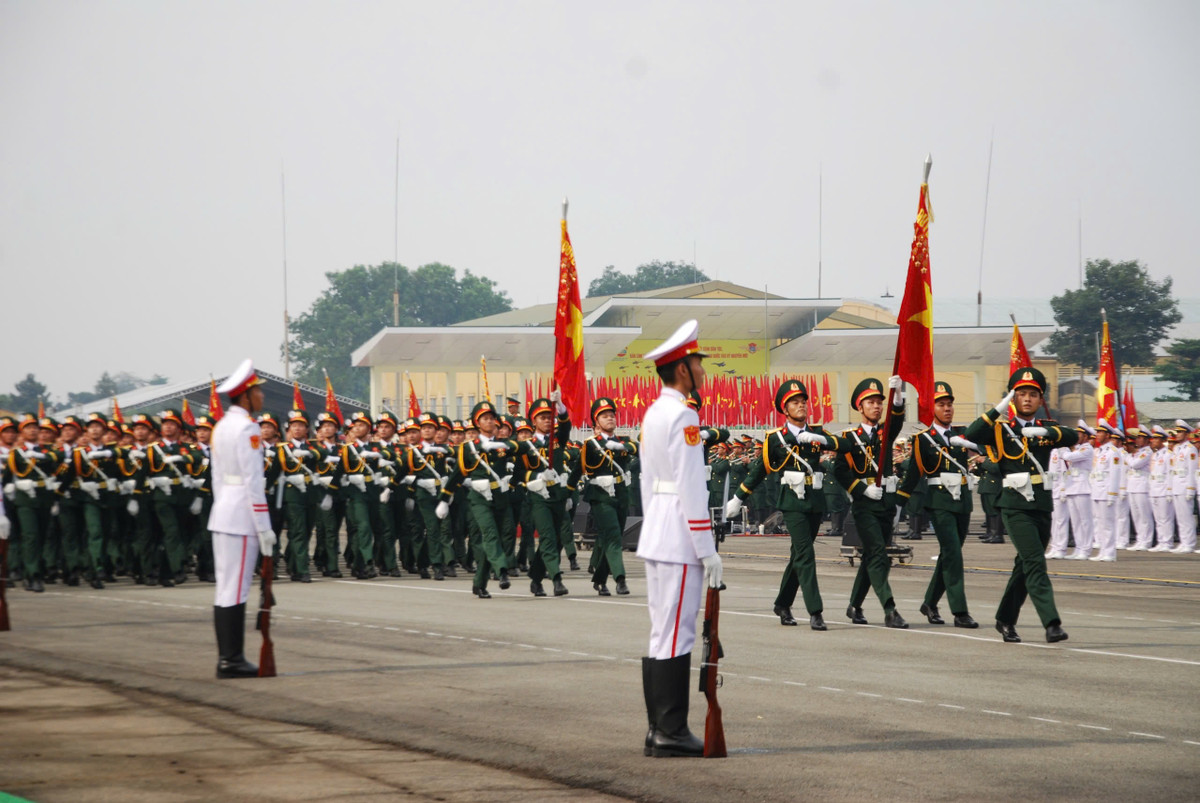 Khối sĩ quan Hậu cần - Kỹ thuật.