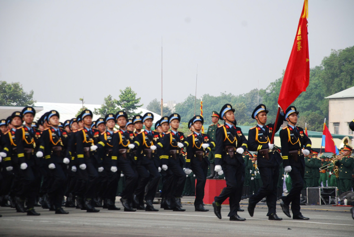 Khối nam sĩ quan Không quân Công an Nhân dân.