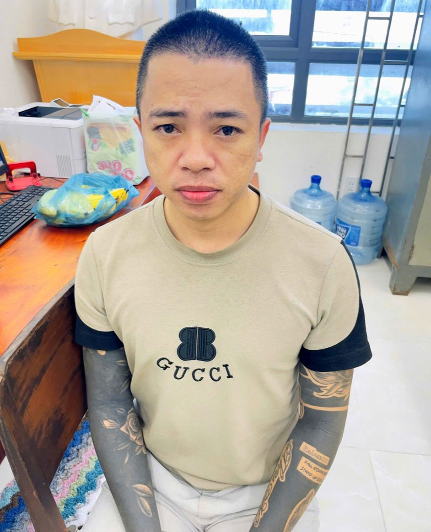 Trốn 1 năm, kẻ buôn ma túy bị bắt giữa đêm ở Long An Tron 1 nam, ke buon ma tuy bi bat giua dem o Long An