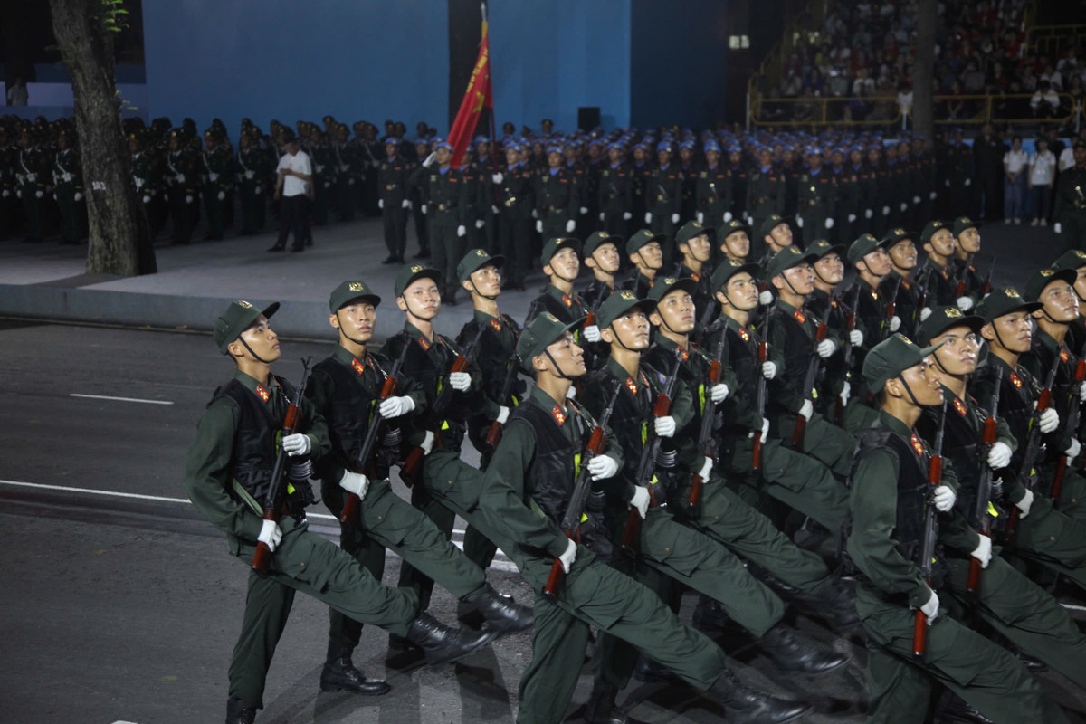 Đây cũng là một trong những điểm nhấn đáng chú ý trong đêm sơ duyệt phục vụ đại lễ 30/4 là sự kiện chính trị, lịch sử trọng đại của đất nước.