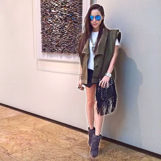 Arissa khiến người khác phải trầm trồ, ghen tỵ vì những món đồ xa xỉ của các hãng thời trang nổi tiếng như Hermes, Christian Louboutin, Alexander Wang...