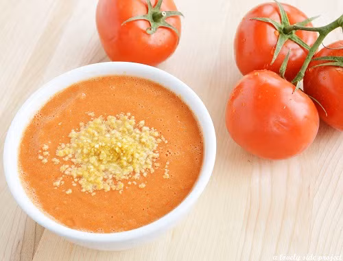 Thêm cà chua vào ngay khi nấu súp là sai lầm dẫn đến các loại đậu và rau cứng. Vì vậy, hãy thêm cà chua vào món súp trước khi bắc ra khoảng 20 phút.