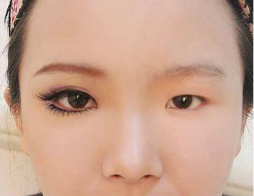 Hai mắt không đều nhau thường là người đặc biệt coi trọng tình cảm. Nếu chẳng may cuộc tình tan vỡ, họ thậm chí còn tự dày vò bản thân mình.