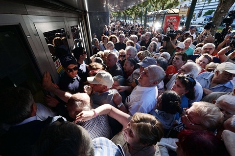 Nguoi ti nan do vao Hy Lap dang vo no-Hinh-3