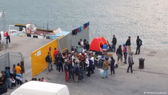 Nguoi ti nan do vao Hy Lap dang vo no