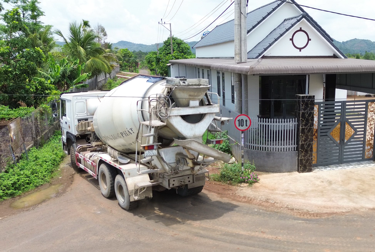 Dak Lak: Xe cho be tong Long Phat “buc tu” duong 10 tan-Hinh-3