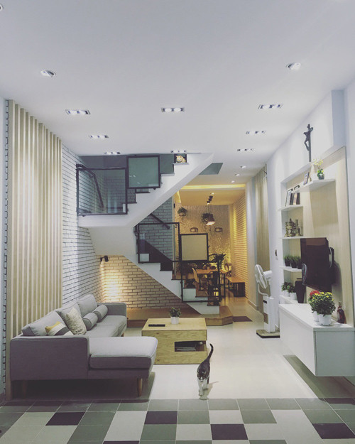 Ngôi nhà nằm tại quận Tân Phú, TP.HCM. Theo như chia sẻ của nam ca sĩ Đại Nhân thì cả chi phí mua nhà và tu sửa hết 7 tỷ đồng do chính anh và một người bạn thiết kế.