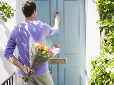 Người Nga kiêng kị tặng số hoa chẵn cho người khác. Họ chỉ tặng số hoa chẵn khi tham dự các đám tang. Đây là một trong những điều mê tín lạ lùng ở Nga mà bạn không nên làm khi đến xứ sở bạch dương.