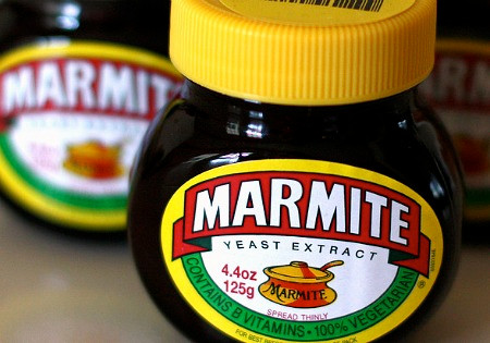 Đan Mạch ban hành lệnh cấm sử dụng sản phẩm Ovaltine và Marmit vì lo ngại người dân sẽ tiêu thụ quá nhiều vitamin khi dùng các loại đồ ăn tăng cường chất bổ.