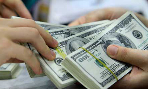 Vi sao cac ngan hang dong loat tang gia USD kich tran?