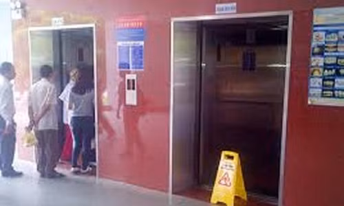 Sinh vien DH Hang hai roi tu tang 6 vi thang may khong cabin