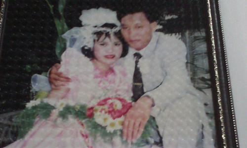 Ảnh cưới của vợ chồng chị Chiêm.