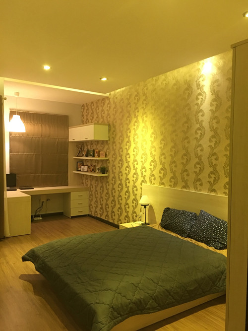 Phòng ngủ ấm áp của nam ca sĩ.