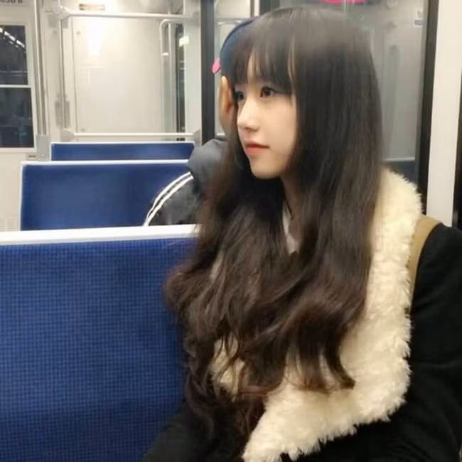 Cô có gương mặt đẹp như nữ chính trong chuyện ngôn tình.