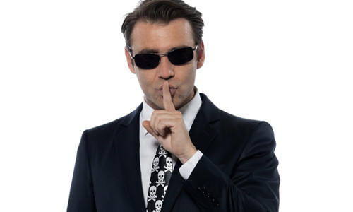 Bi an nhung nguoi mac do den bao ve bi mat UFO