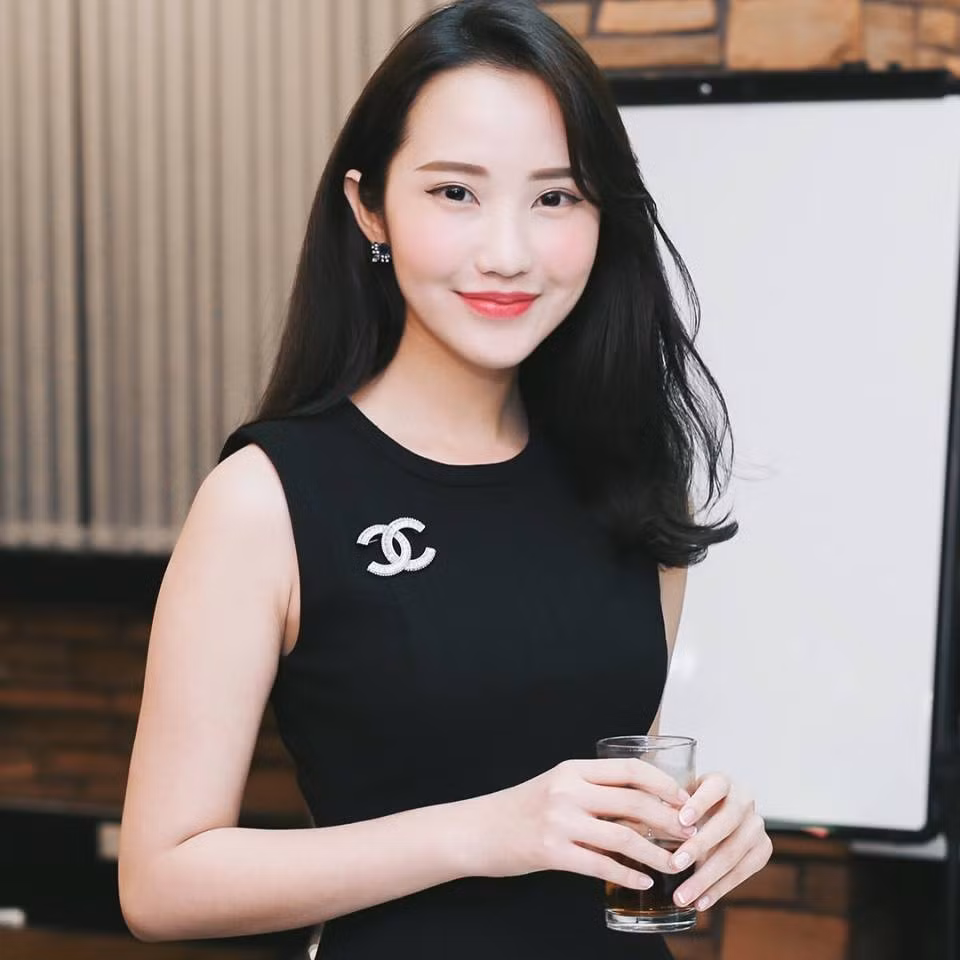 Trương Minh Xuân Thảo còn được gọi là Primmy Trương, sinh ngày 12/11/1992. Cô được cộng đồng đặc biệt chú ý khi bị nghi là người yêu tin đồn của thiếu gia Phan Thành. Ảnh: FB Primmy Truong.