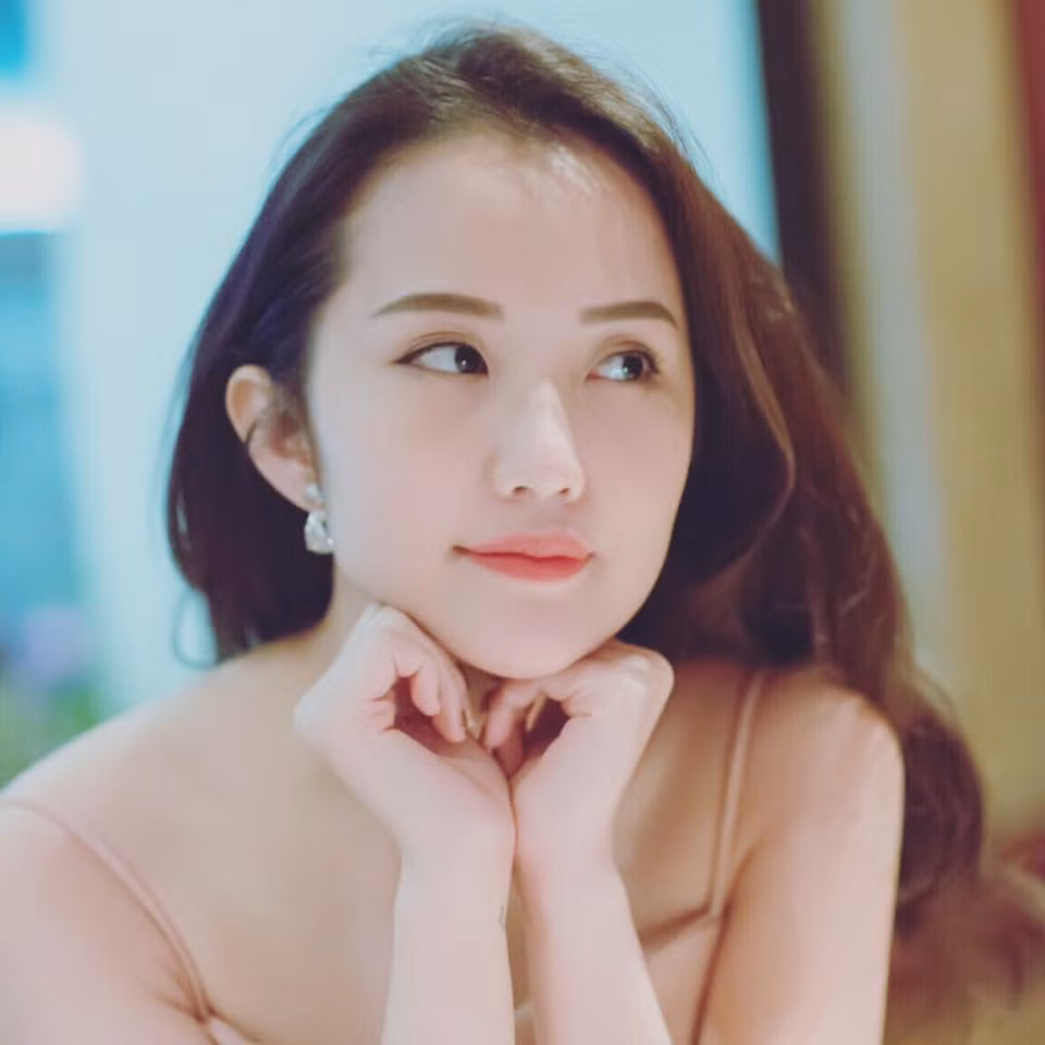 Cũng như bao bạn gái khác, Trương Minh Xuân Thảo cũng có những sở thích "con gái" rất riêng mà nếu ai hay theo dõi Thảo trên Instagram đều biết, đó là đọc tiểu thuyết ngôn tình Trung Quốc, xem phim và cũng thần tượng diễn viên như bao bạn khác. Ảnh: FB Truong Minh Xuan Thao.