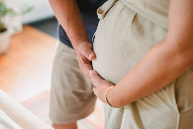 Con dau mang thai van bi me chong coi nhu nguoi hau