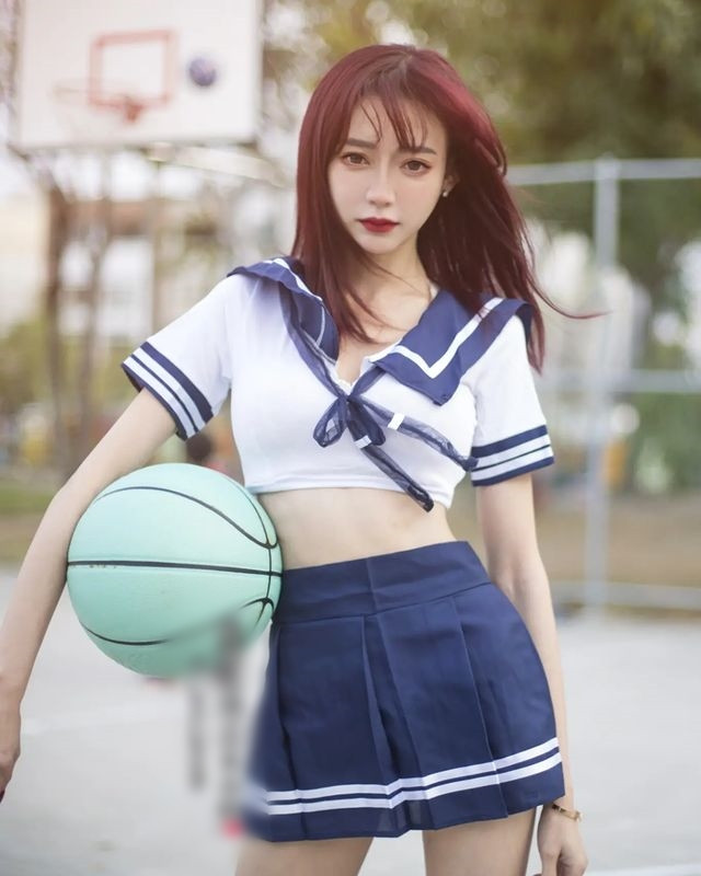 Trong những hình ảnh này, nữ giáo viên tiếng Nhật lại nhận được nhiều bình luận khen ngợi.